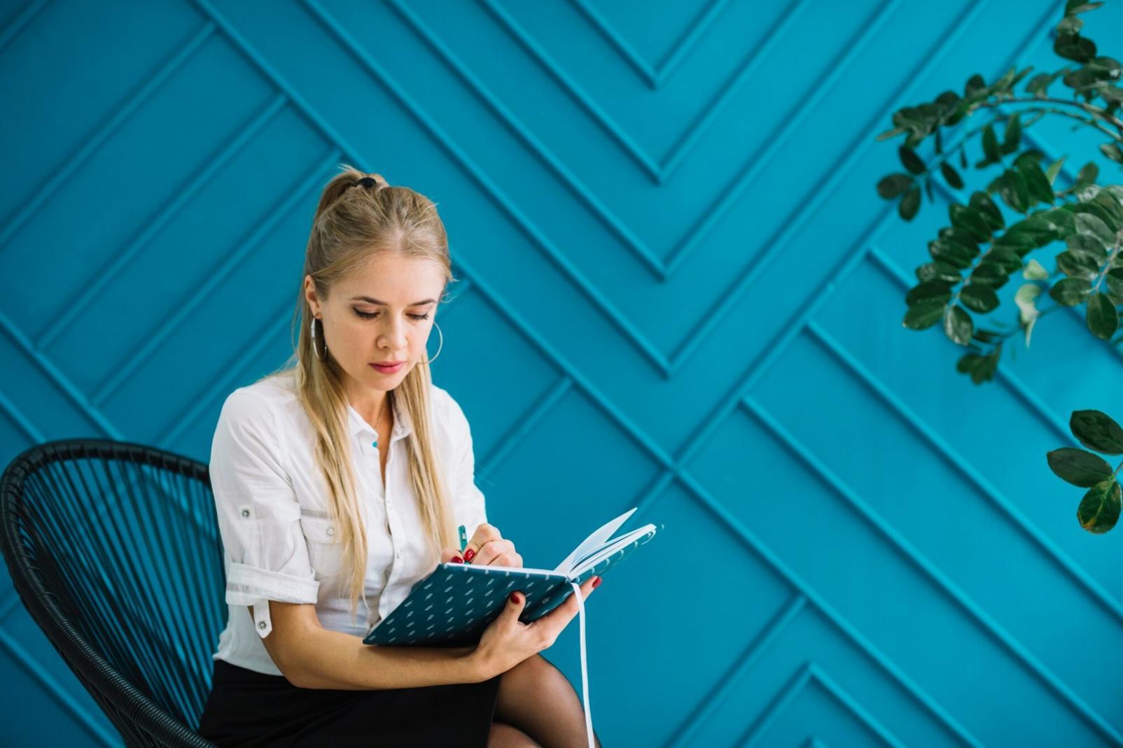 Collaborative financial planning session with team members